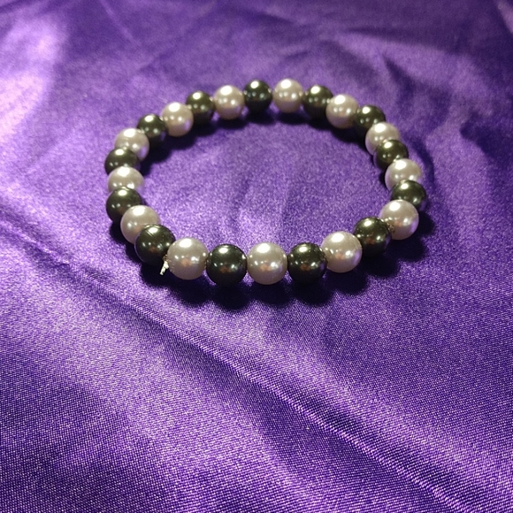 light purple and gray bracelet💜 - Picture 1 of 5